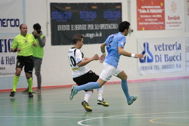 展现亲切与 展现亲切与